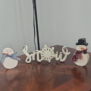 Festive Snowman and Snow Sign Decor Set